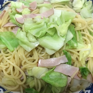 キャベツとハムのパスタ